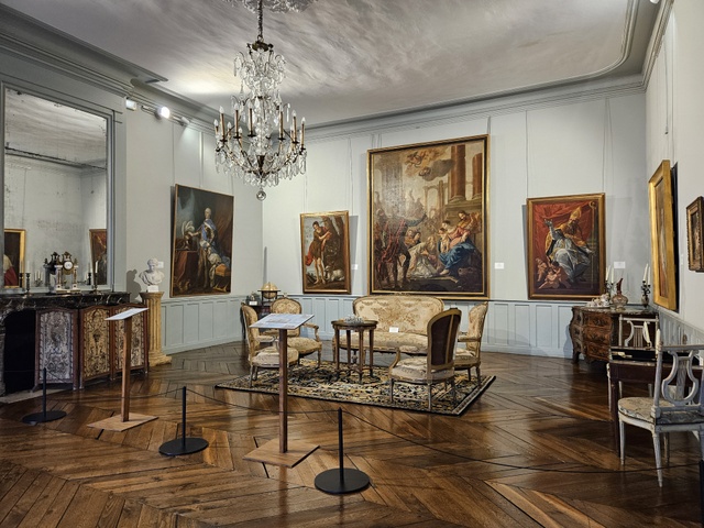 Episcopal Palace of Meaux - Bossuet Museum and Garden 1