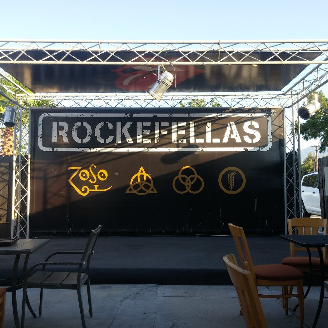 Rockefellas Bar 2