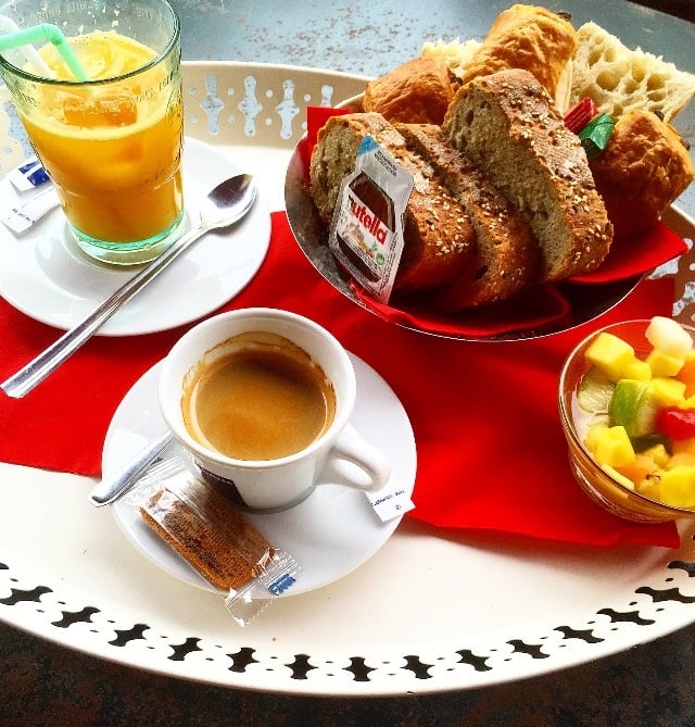 Cafe de la Place 3