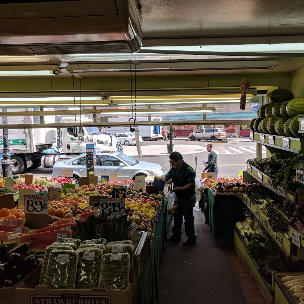 United Brothers Fruit Markets 3