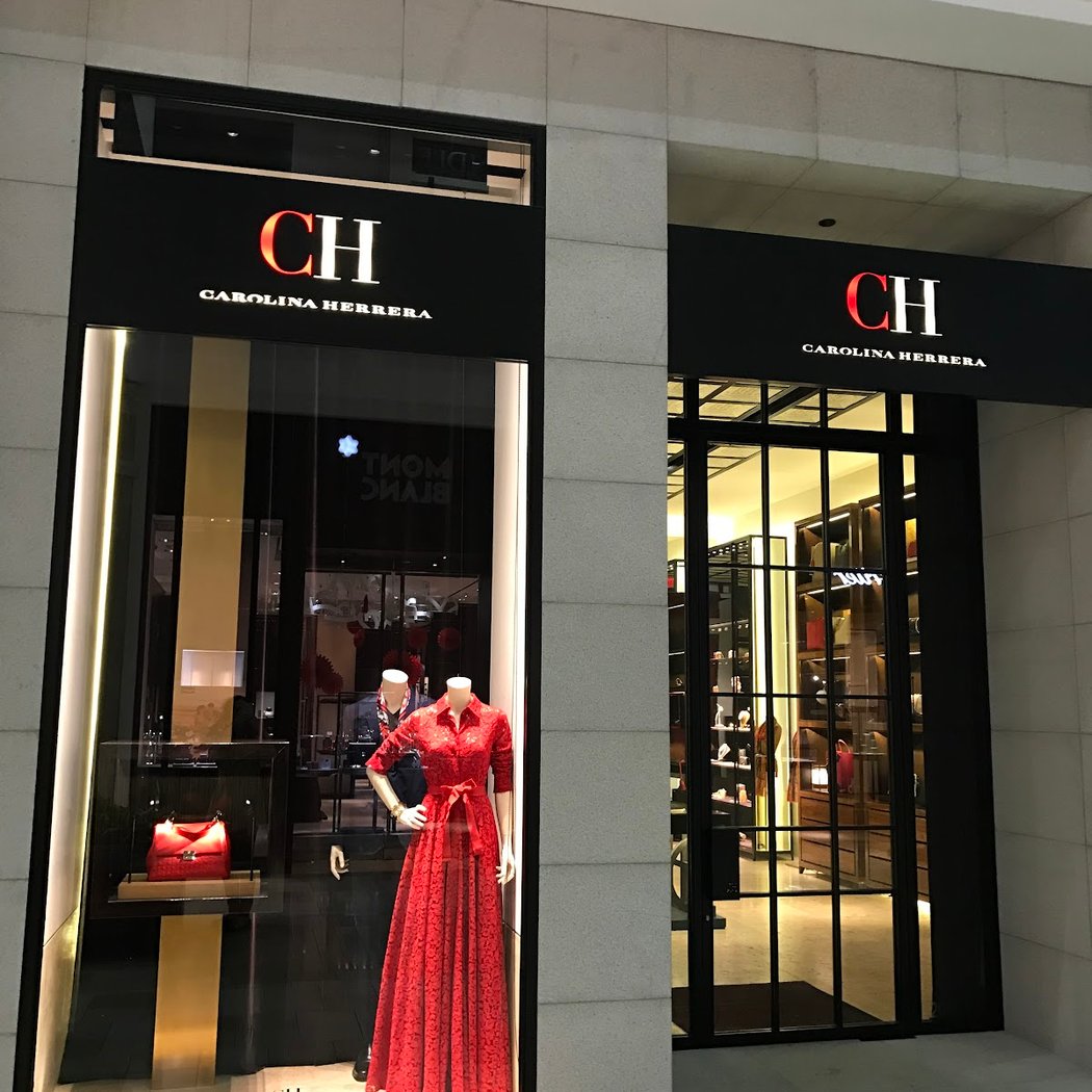 CH Carolina Herrera 3