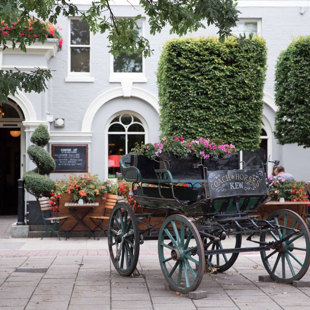 Coach & Horses 3