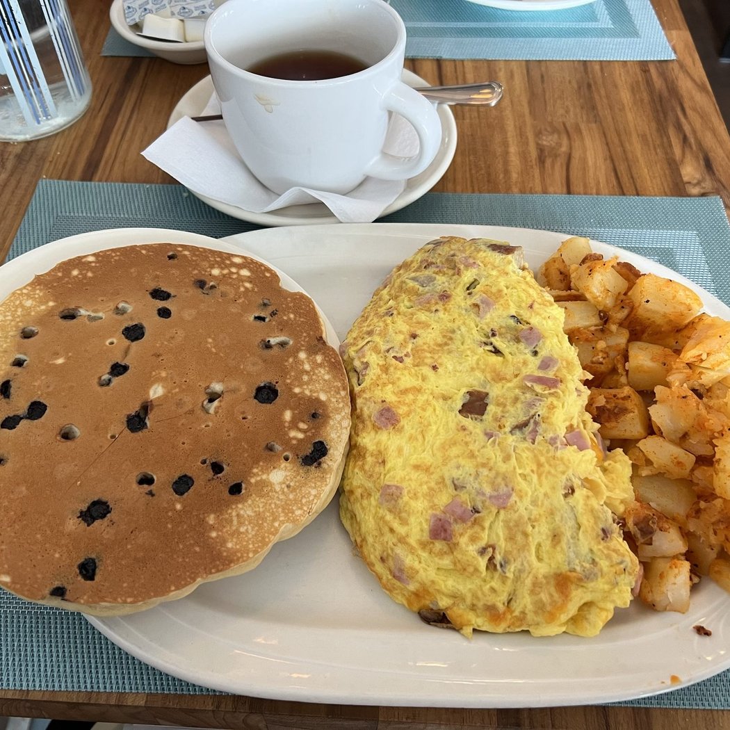 Le Pancake Cafe 1
