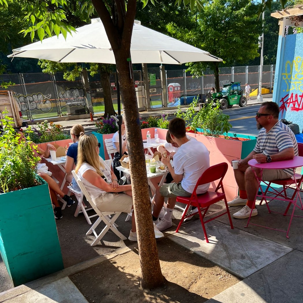 Flowers Cafe - Kaiser Richter Inc. 2