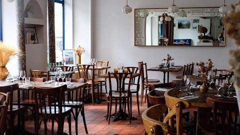 Candide, Restaurant 2