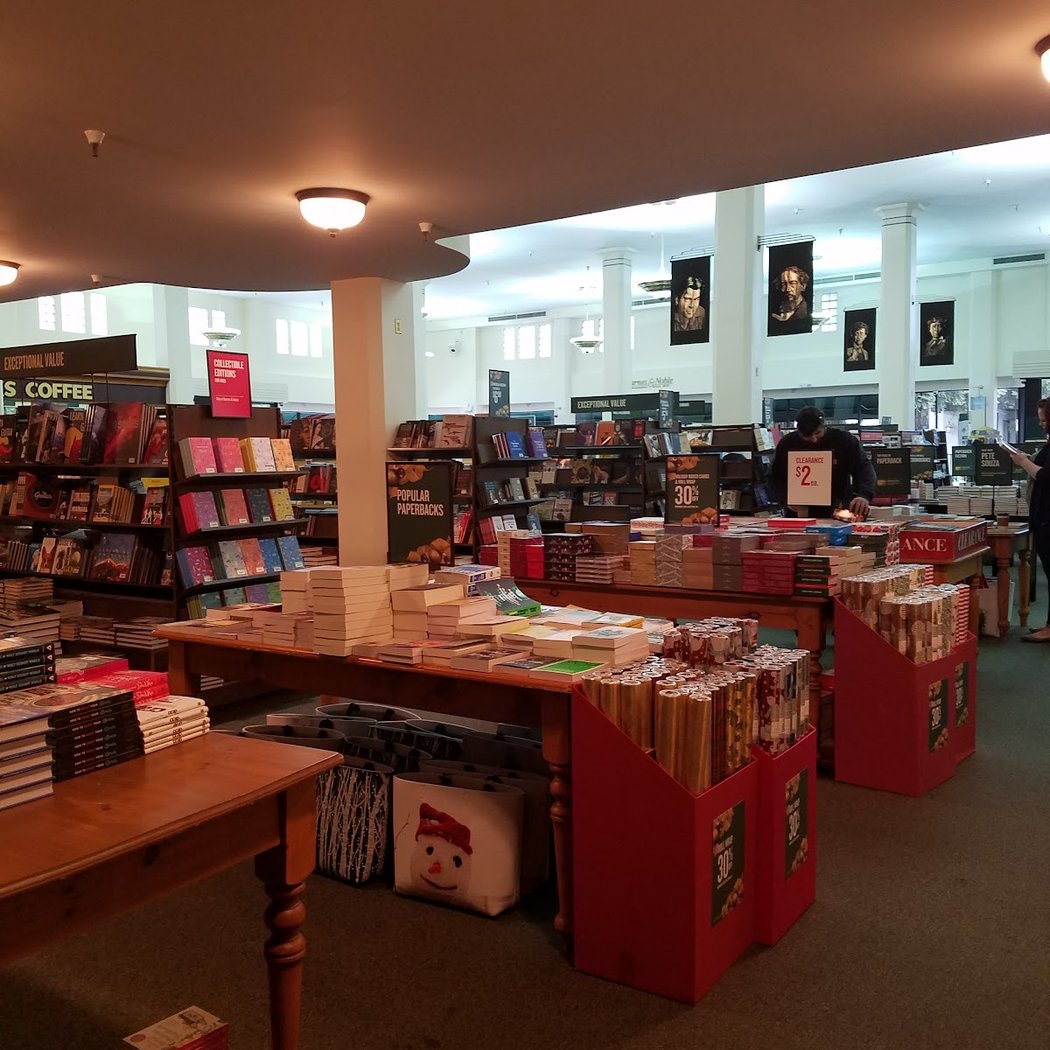 Barnes & Noble 3