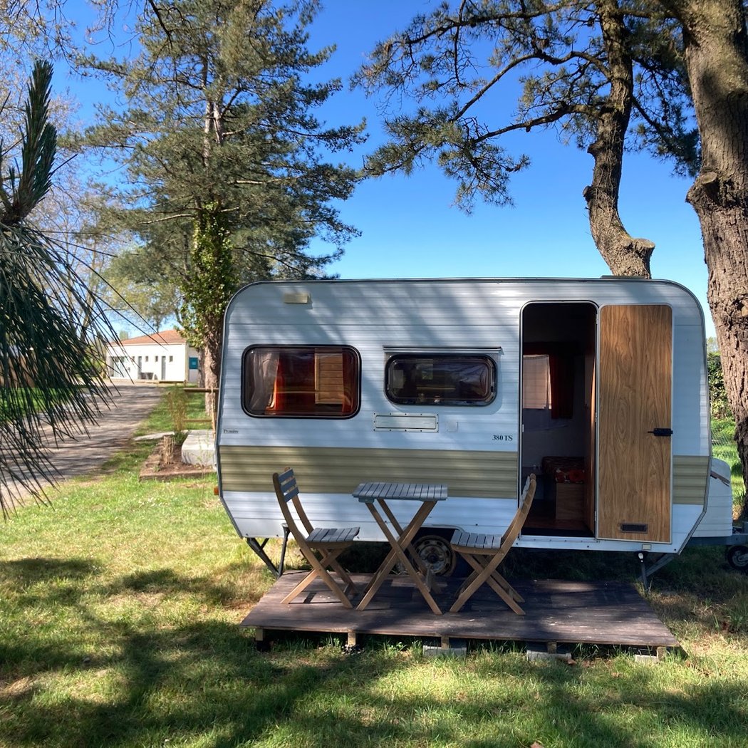 Camping & Guinguette - La Cale Sauvage 1