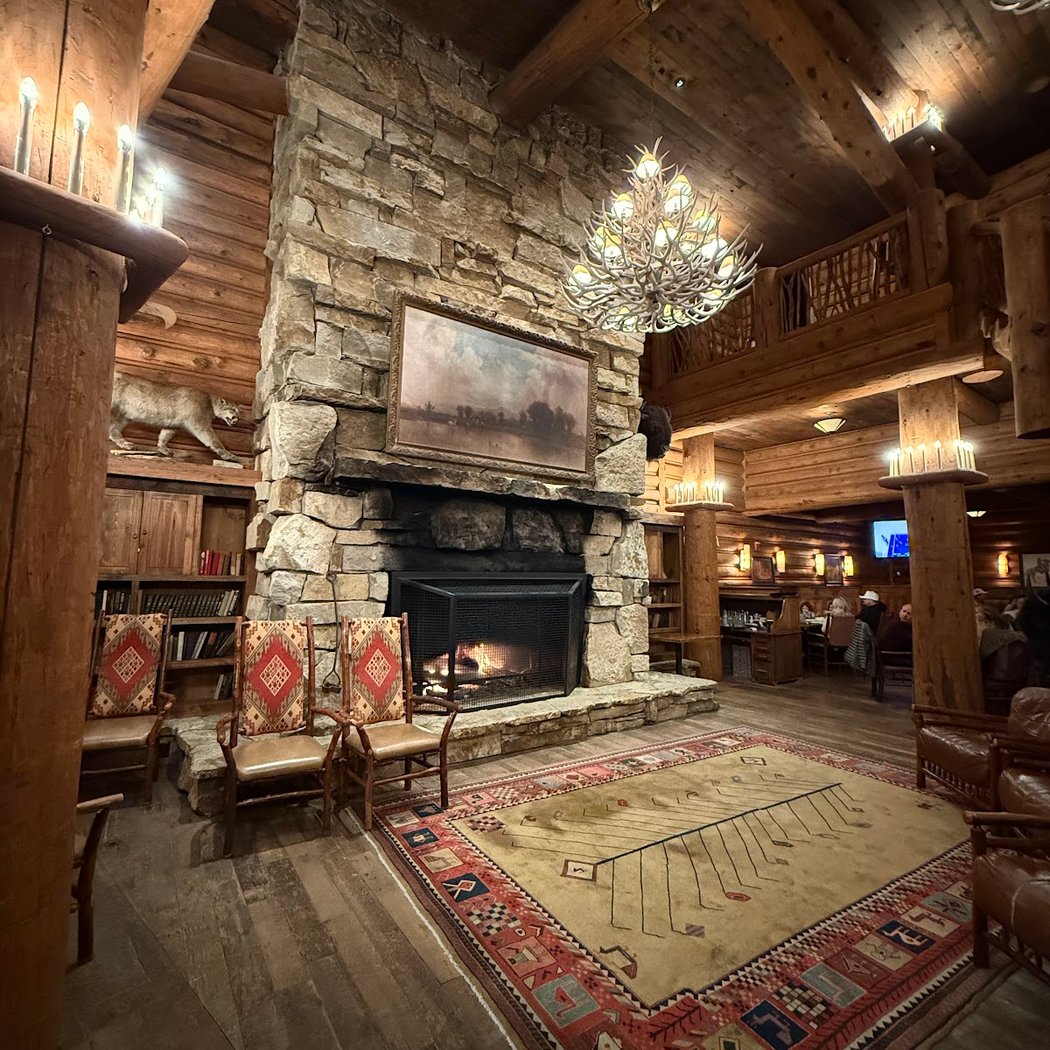 Michelob Ultra Mountain House 1