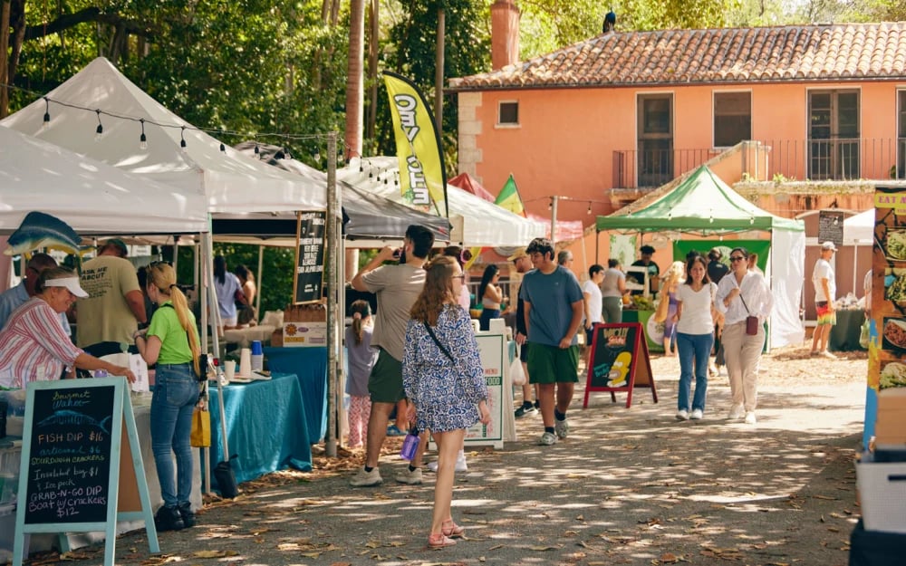 Sunday Farmers Market at Vizcaya Village
