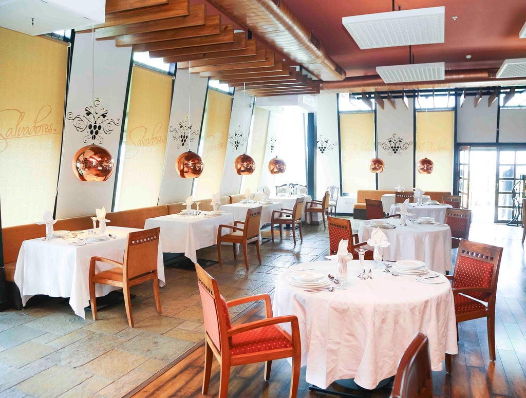 Salvadores Fine Dining 2