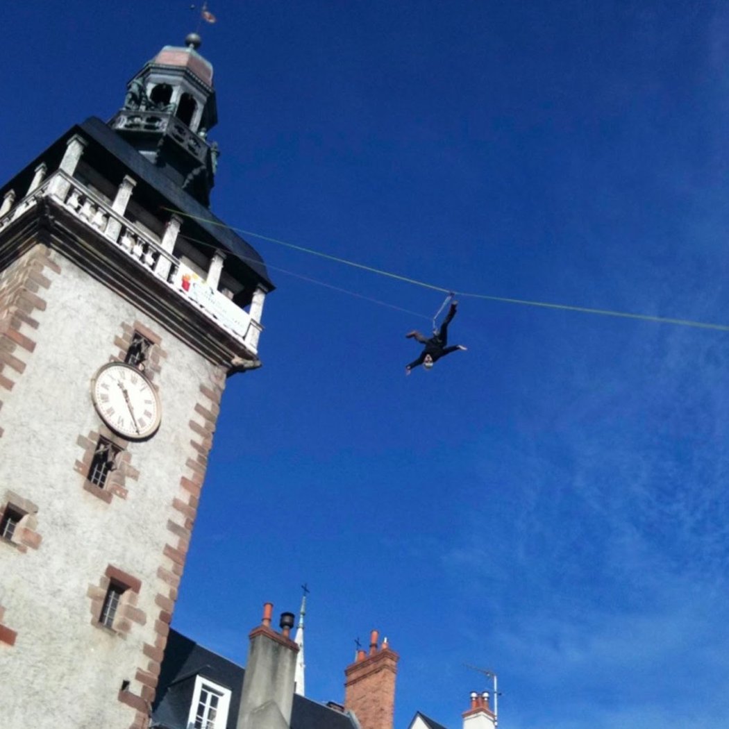 Caps - rappel, tyrolienne sur immeuble - team building aventure et tournages Paris 2