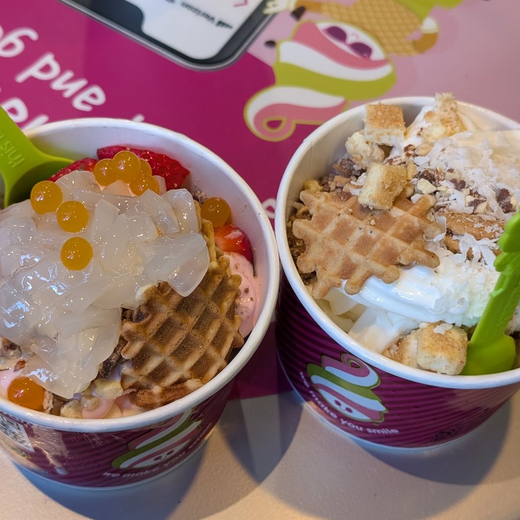 Menchie's Frozen Yogurt 3