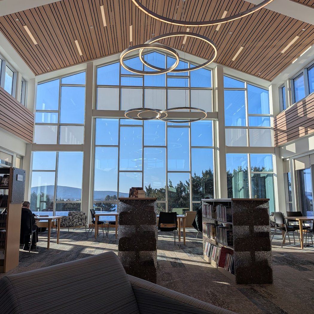Middletown Public Library 4
