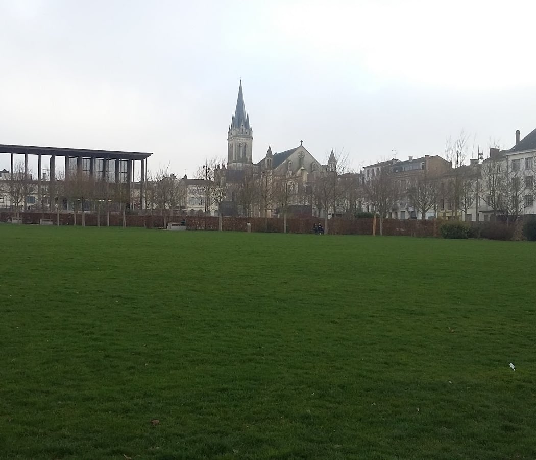 Place de la Brèche 2