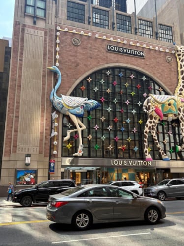 5th Avenue Shopping Court 3