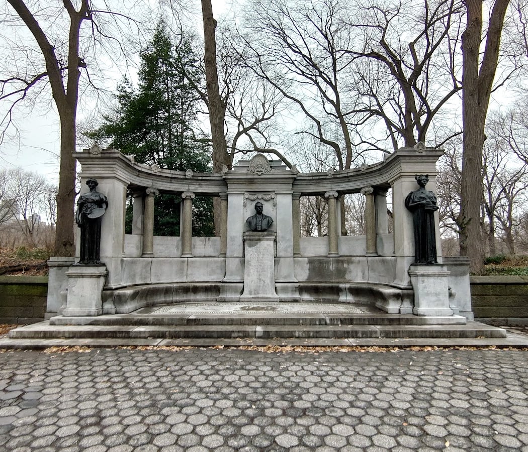 Richard Morris Hunt Memorial 3