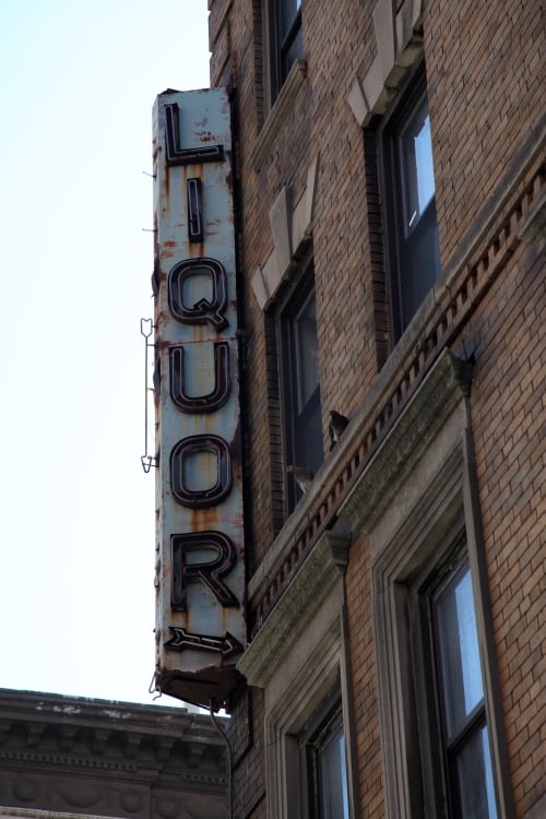 3139 Broadway Liquors 3