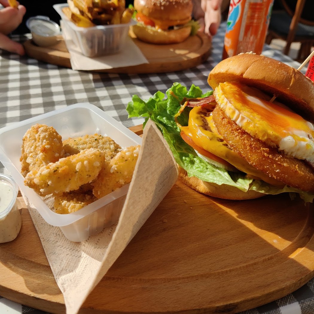 Burger Café 1