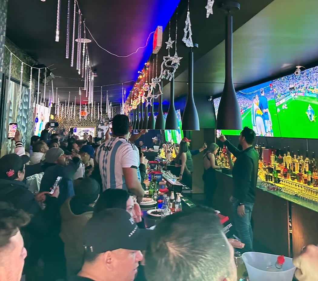 79 Amigo bar 2