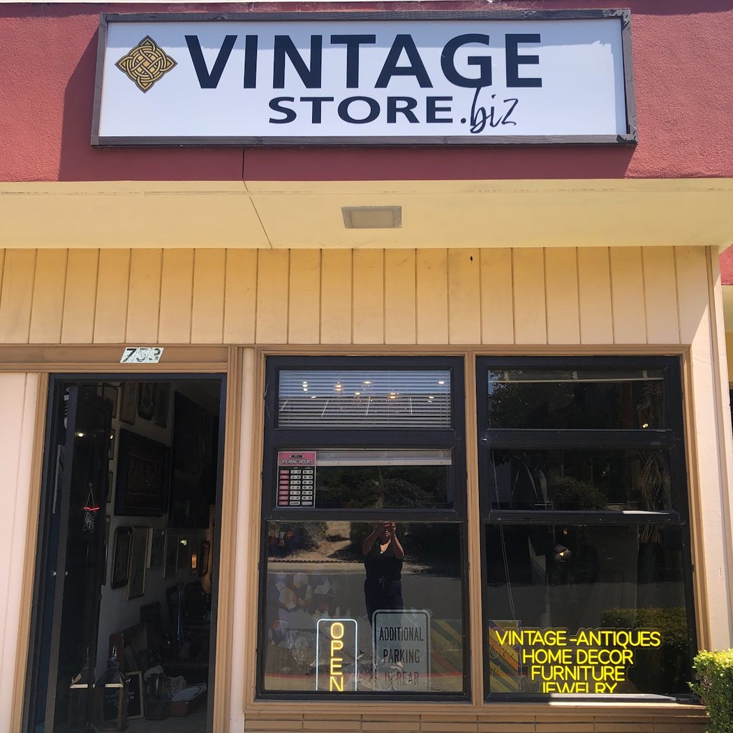 Vintage Store 3