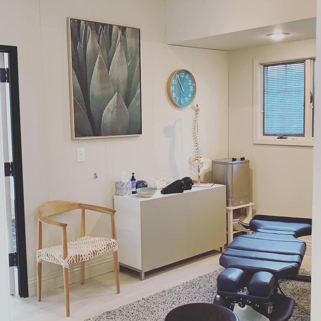 Specialized Chiropractic Dr. Lisa Lynch, DC 1