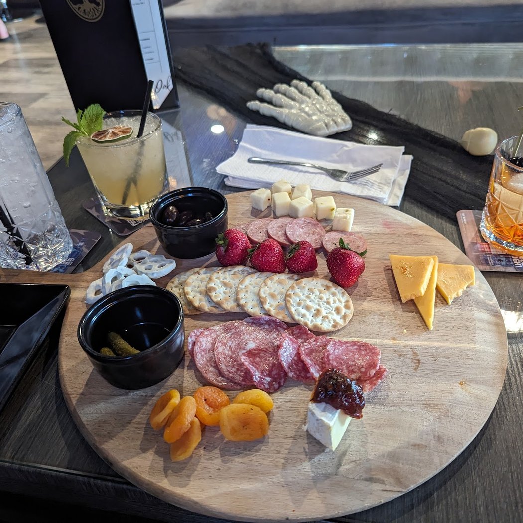 The Lounge on Oak 1