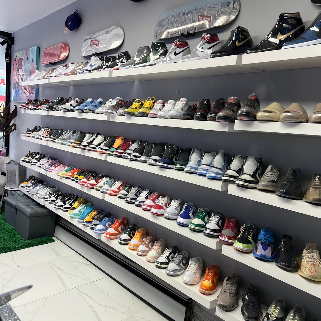 Vaulted Laces Sneakers Store 3