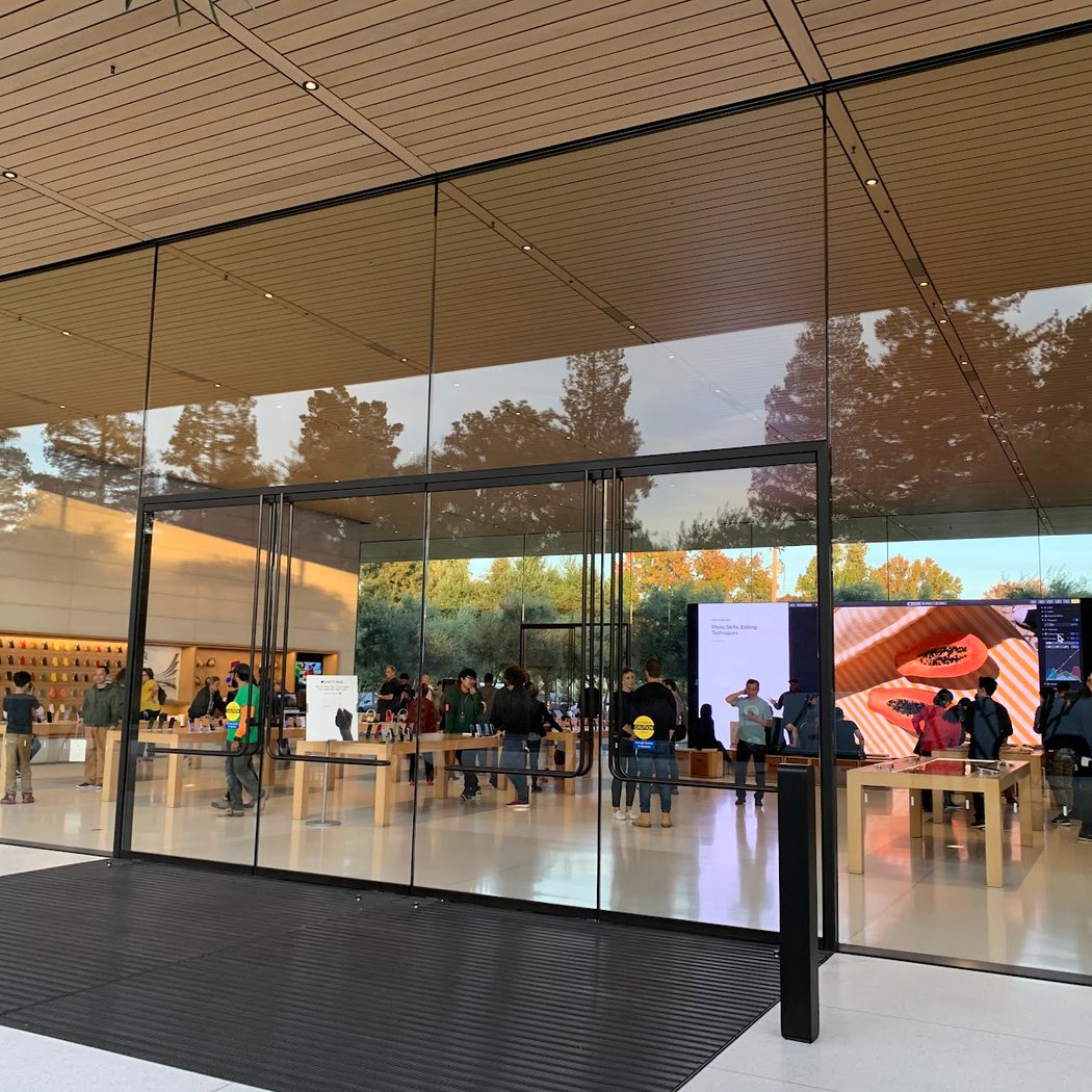 Apple Apple Park Visitor Center 3