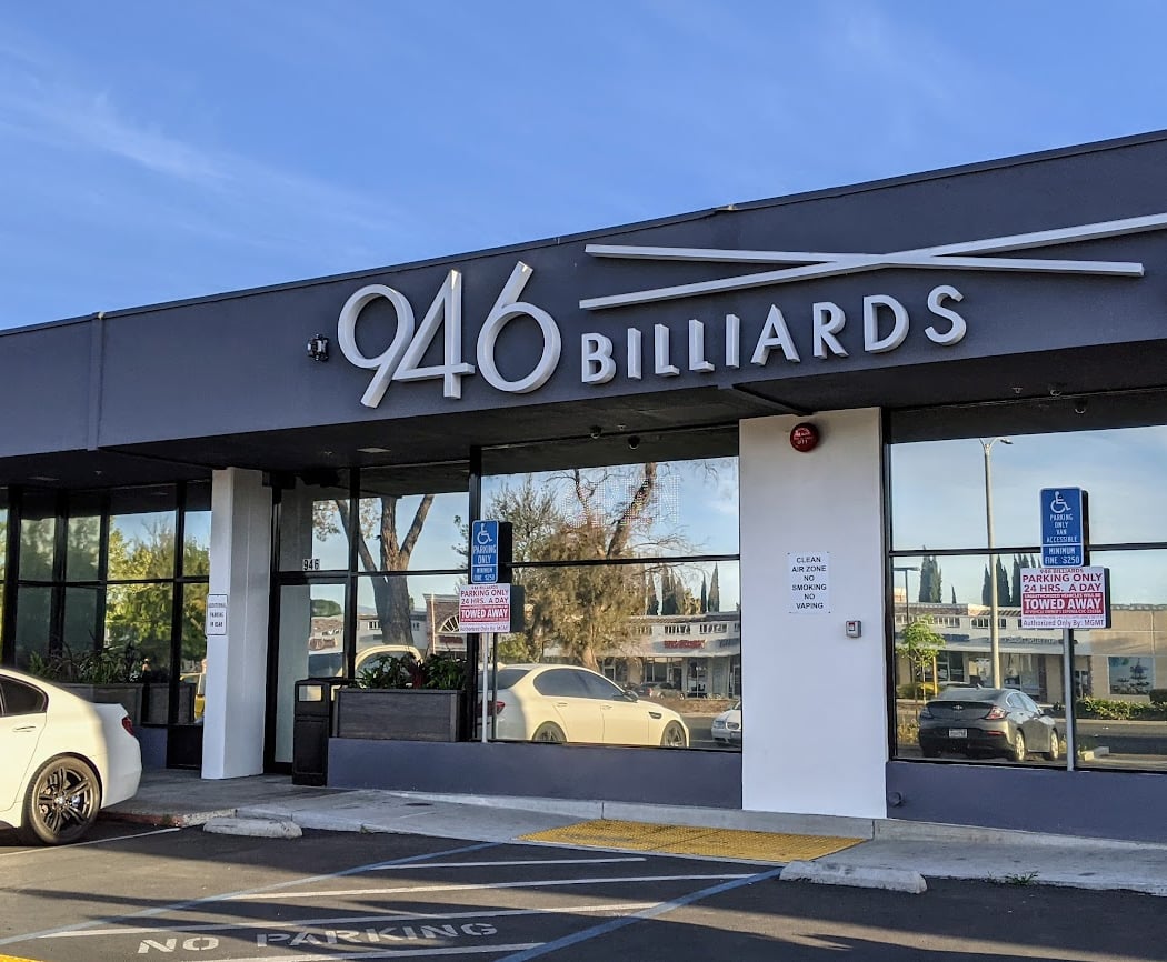 946 Billiards Inc.| corporate building events 2