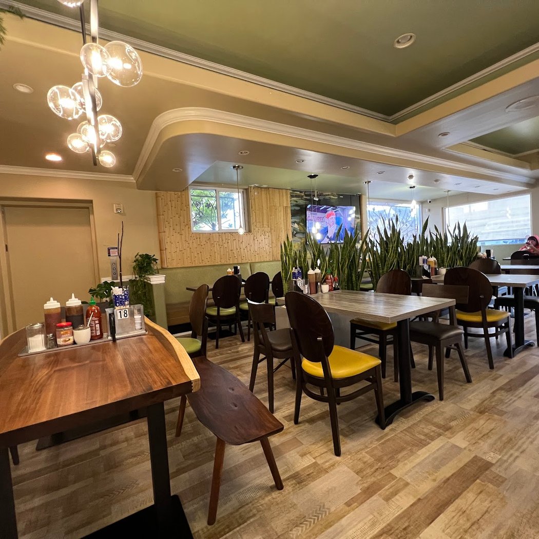 Phở Ao Sen Restaurant 2