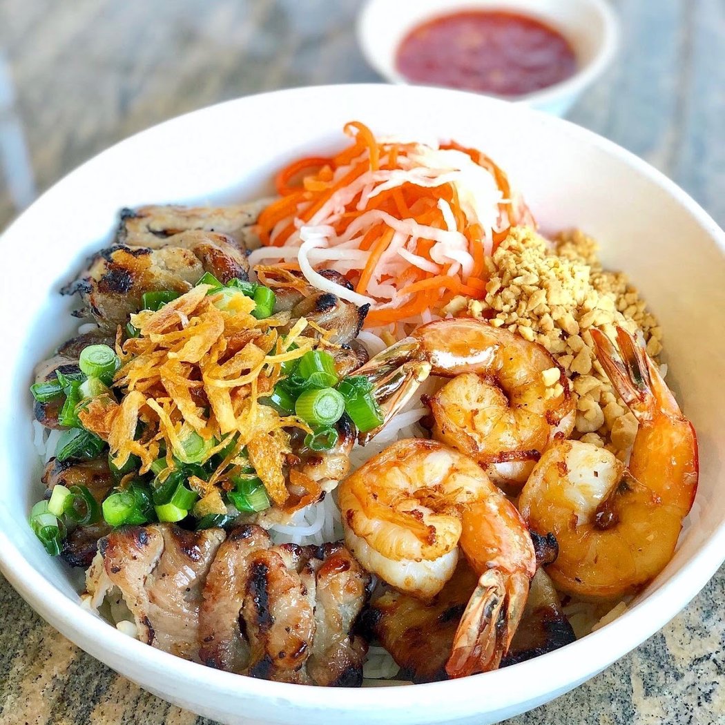 Phở Ao Sen Restaurant 1