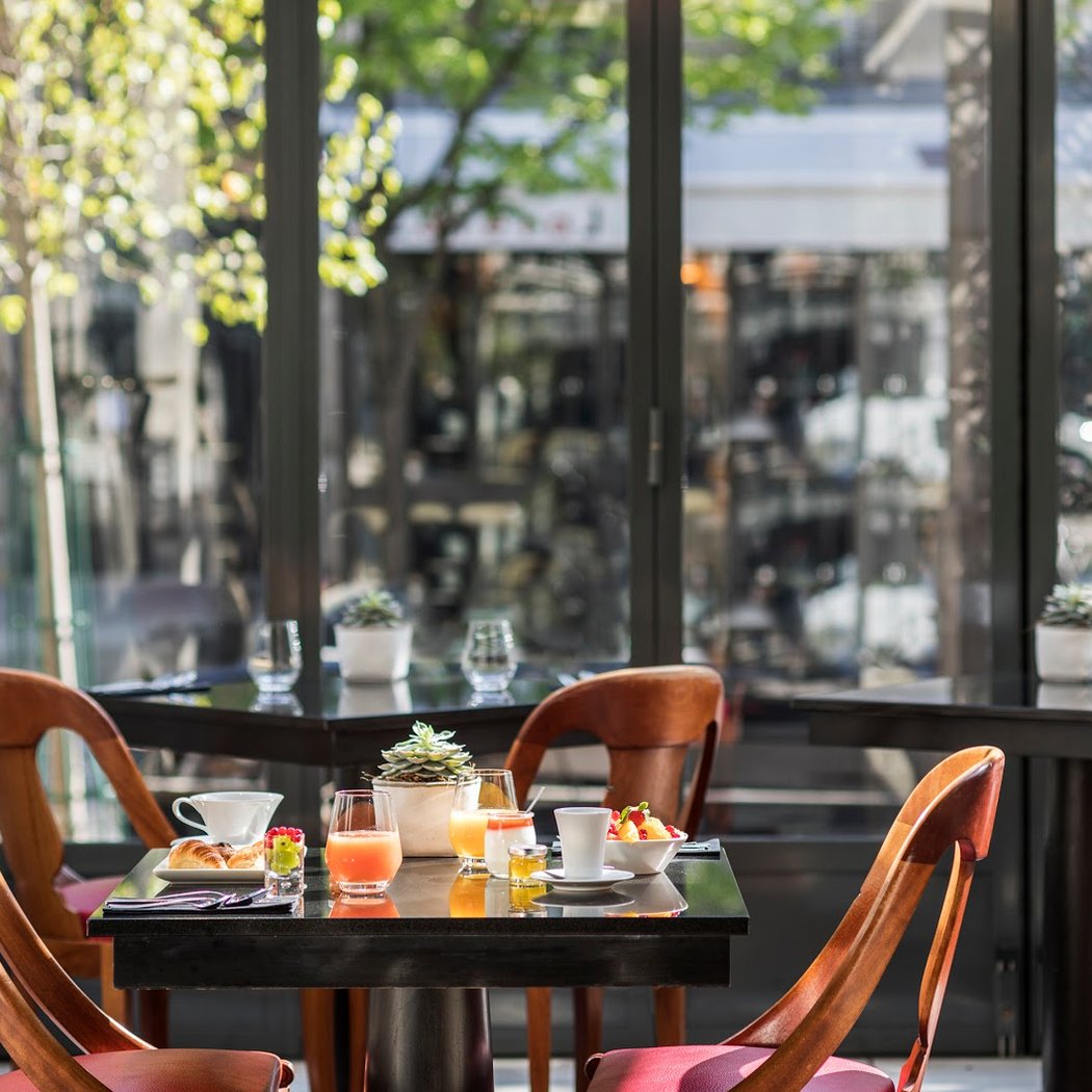 Bar Le Champs-Élysées 4