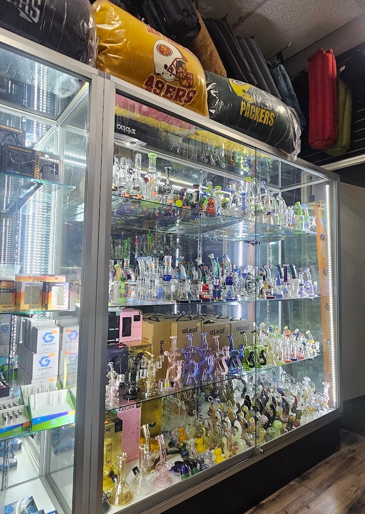 Voltage Smoke Shop & Gifts 3