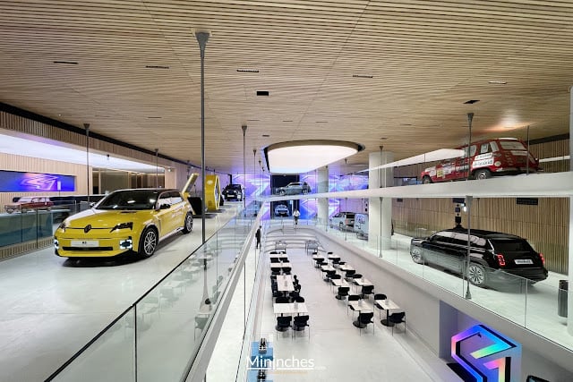 LE DÉFILÉ RENAULT - THE CARWALK 1