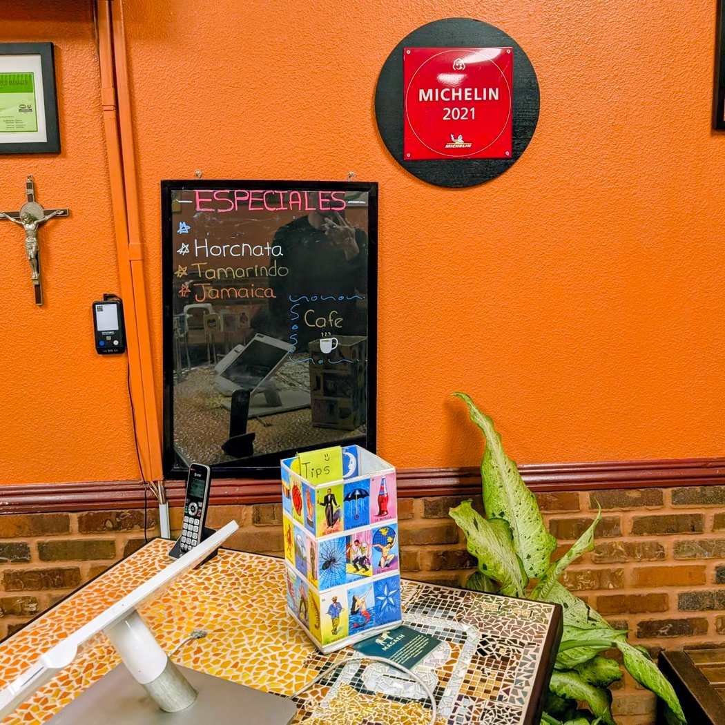 Los Carnalitos Restaurant 3