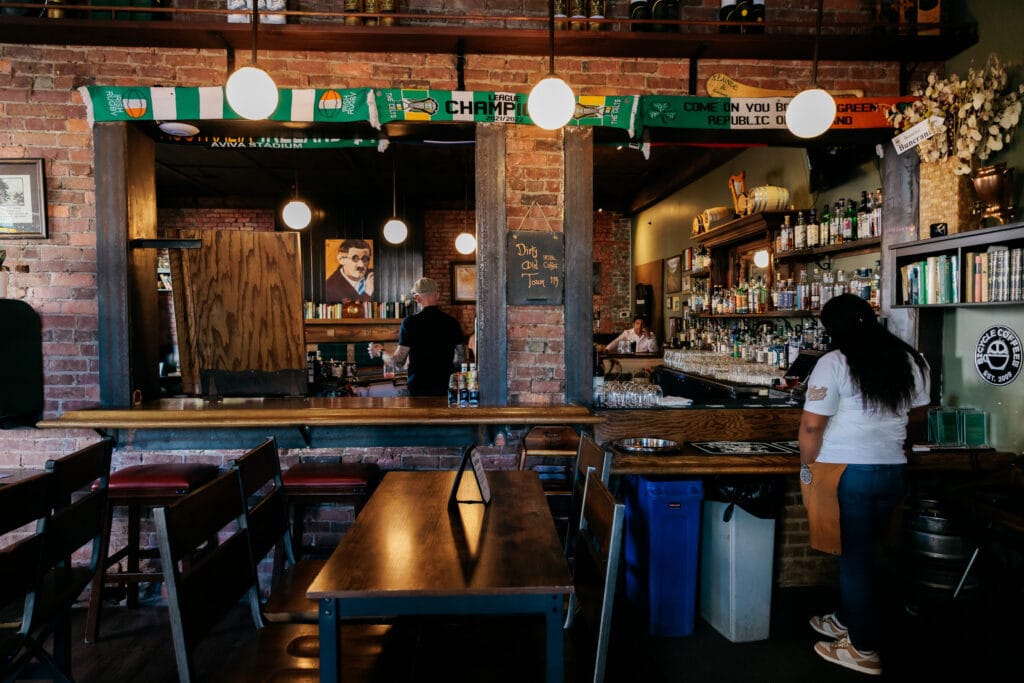 Sláinte Irish Pub Oakland 3