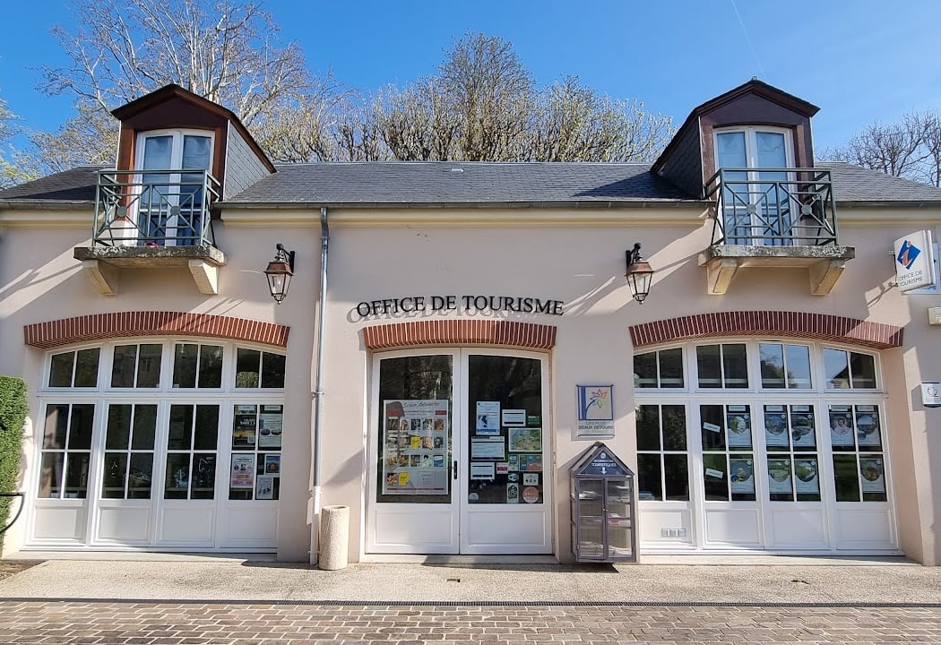 Office de Tourisme de L'Isle Adam, la Vallée de l'Oise et les Trois Forêts 2