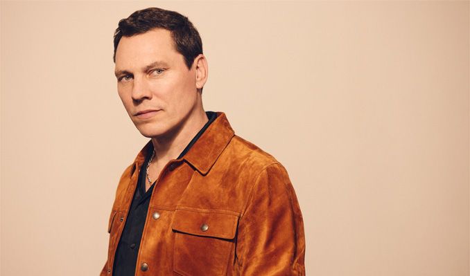 DJ Tiësto Live Performance 1