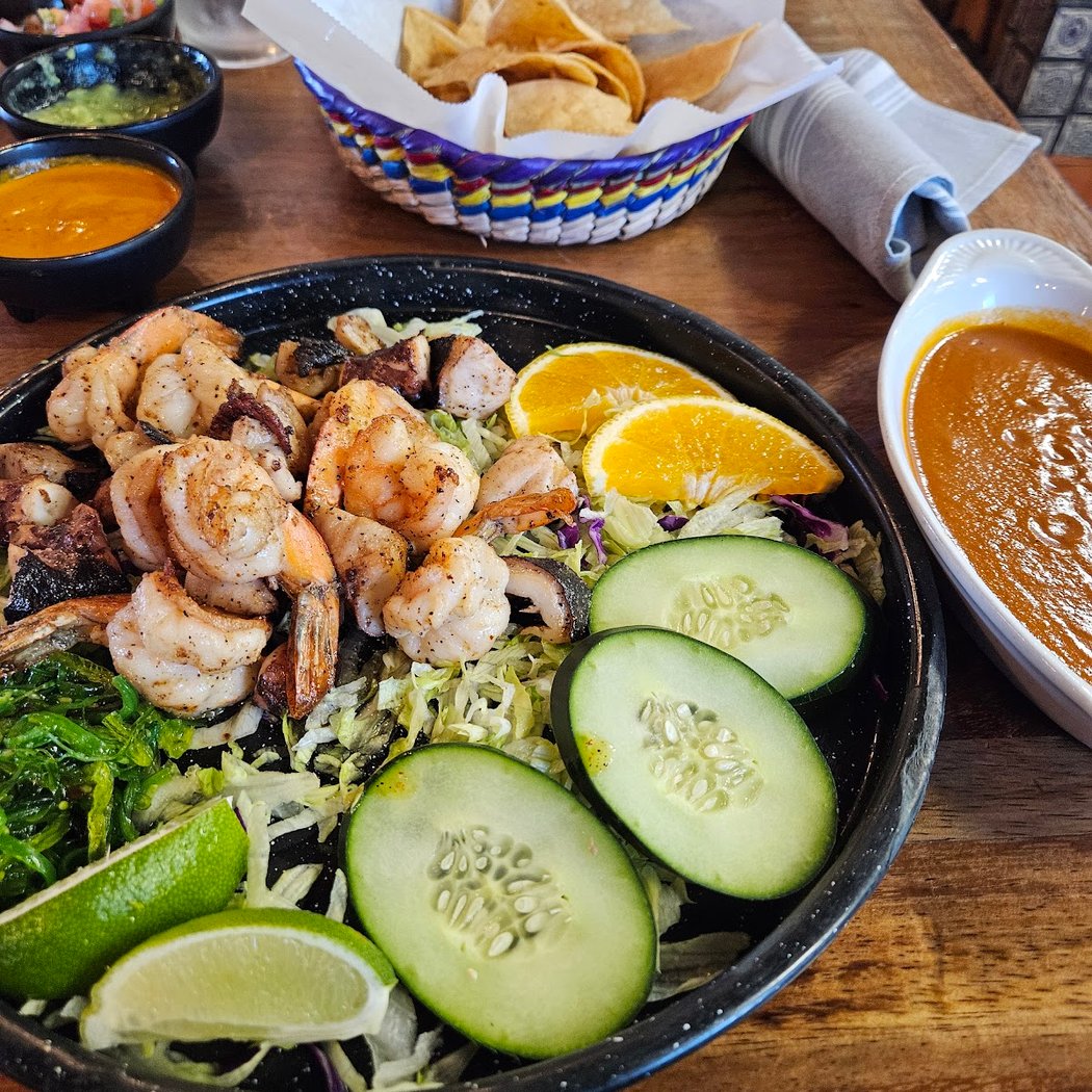 Los Molcajetes Bar & Grill 4