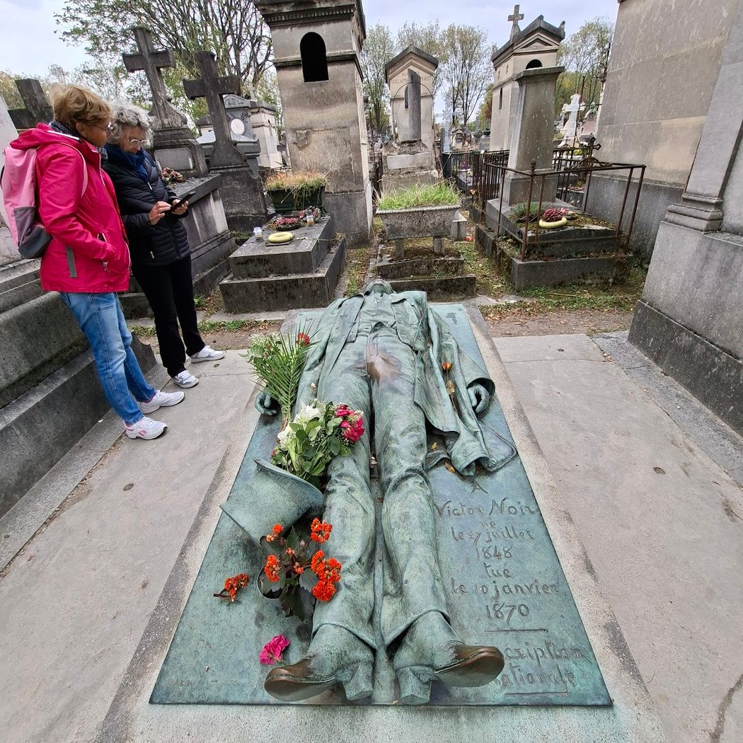 Recumbent Effigy of Victor Noir 3