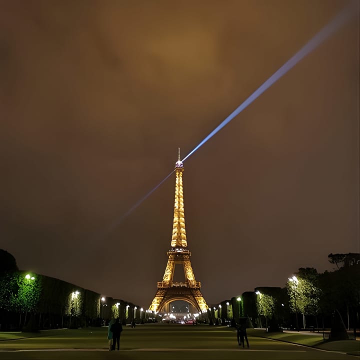 Ville Lumière Circuit à vélo en petit groupe & Croisière en bateau 1