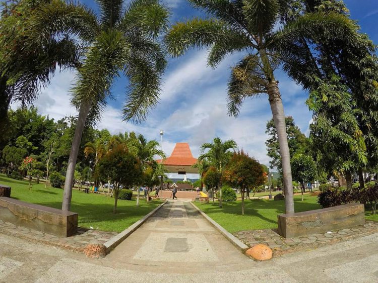 Alun-Alun Pacitan 3