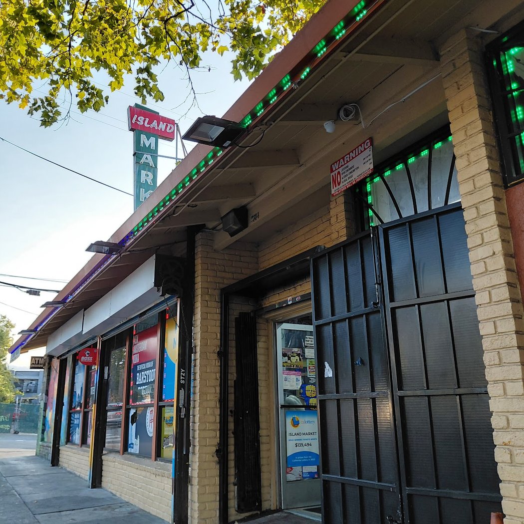 Island Market 2