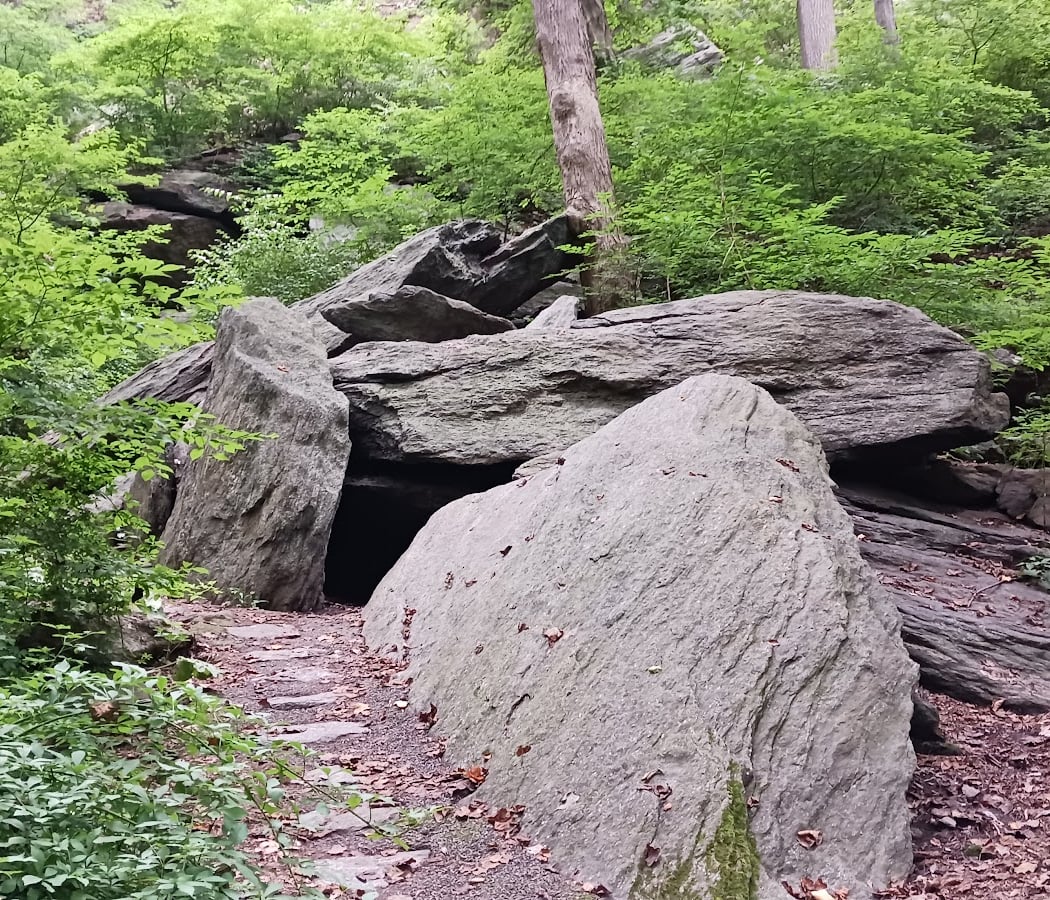 Indian Caves 1