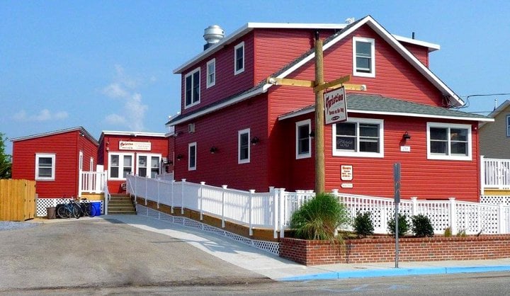 Twisties Tavern on the Bay 3