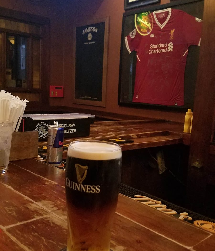 Magpie Irish Pub 1