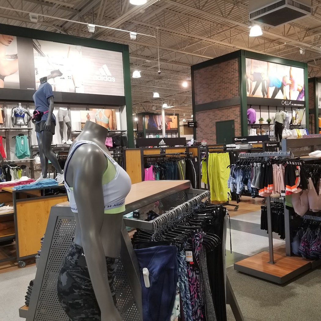 DICK'S Sporting Goods 3