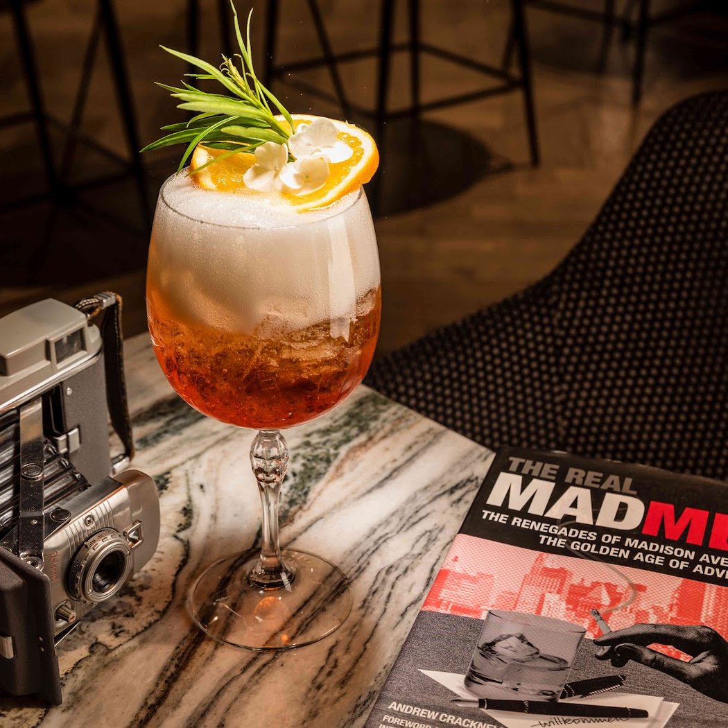 Handshake Speakeasy Pop-Up 1
