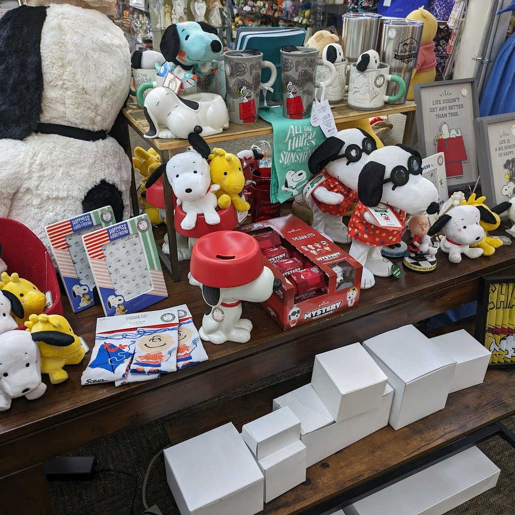 Michael's Hallmark Shop 3