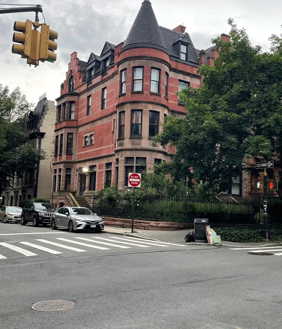 Royal Tenenbaums House 1
